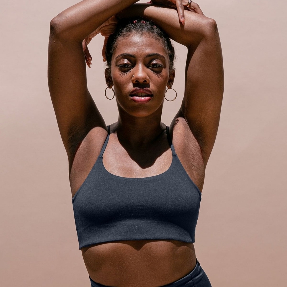 Girlfriend Collective Juliet float bra in Midnight (XS)